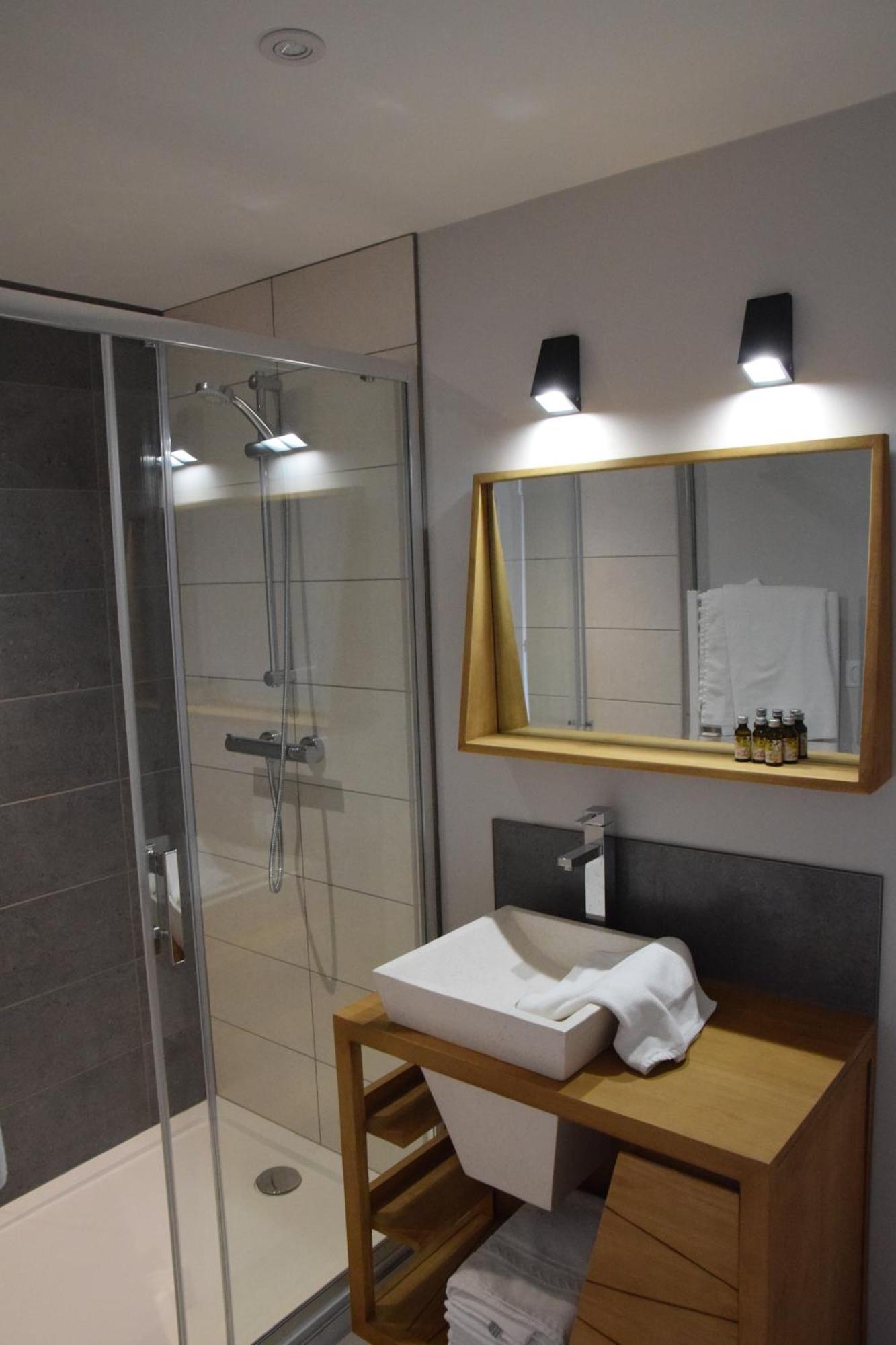 Logis Hotel Le Beau Site 샹봉 쉬르 라크 외부 사진